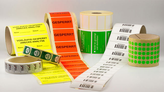 Aufkleber aus Papier auf Rollen