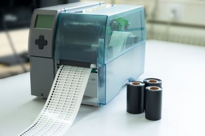 Thermotransfer-Etiketten aus Drucker