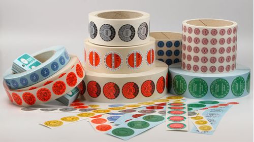 Prüfplaketten auf Rolle