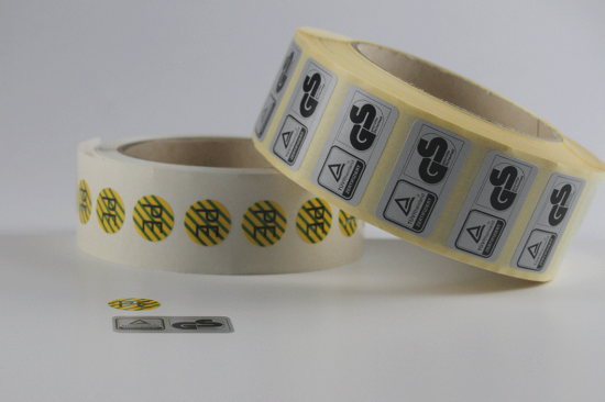 Aufkleber PE Leiterschutz und GS Sicherheit geprüft und TÜV Aufkleber auf Rolle